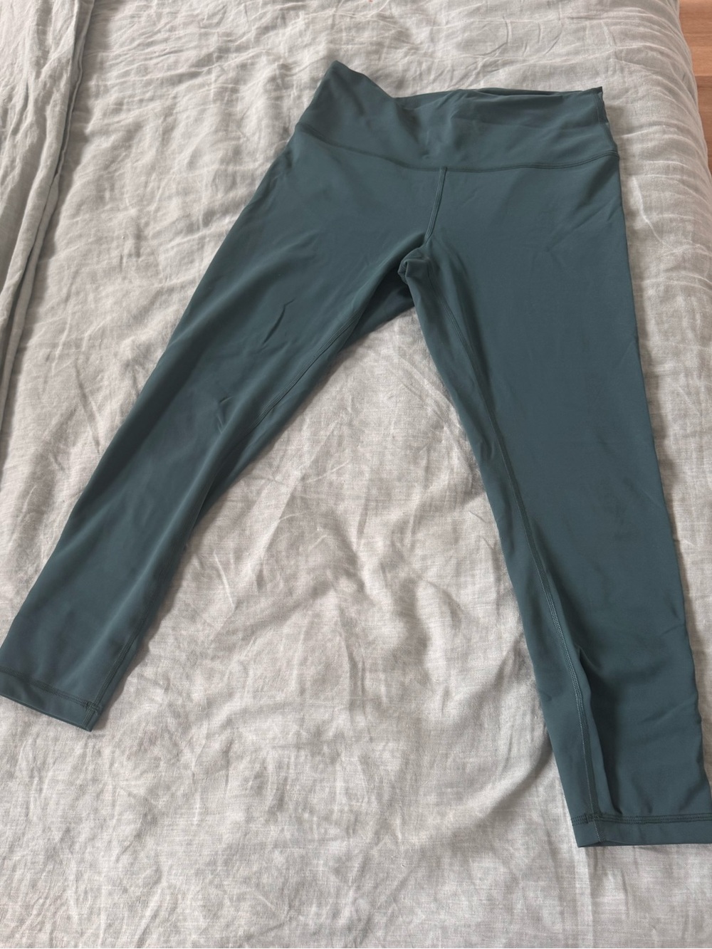 Lululemon Wunder Train High Rise 25” in Green Jasper - Picture 2 of 5